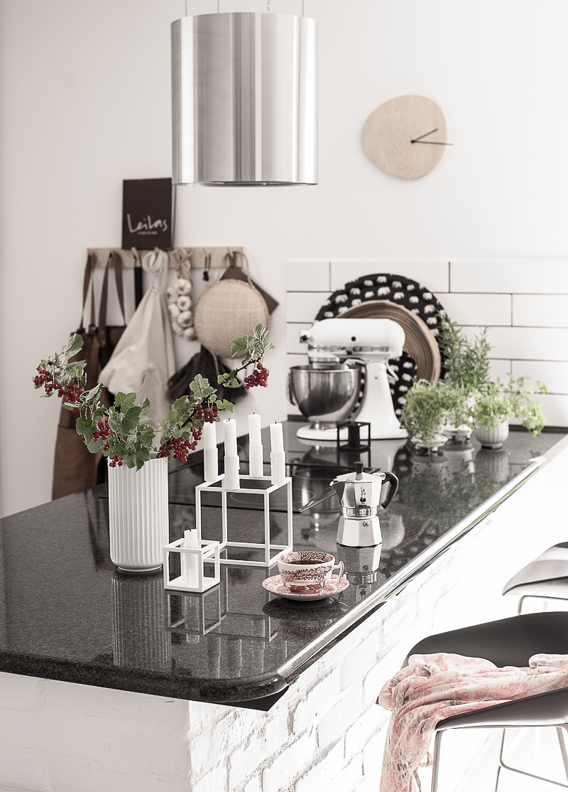 Kök, vinbär, by Lassen, Kubus kaffe